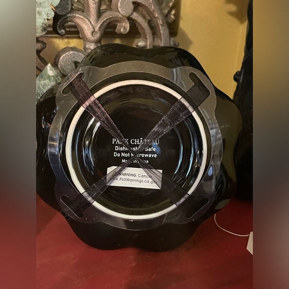 PARK CHATEAU NEW Skull Teacup & Saucer Set Black Iridescent & White W/Gold Trim - Picture 4 of 9